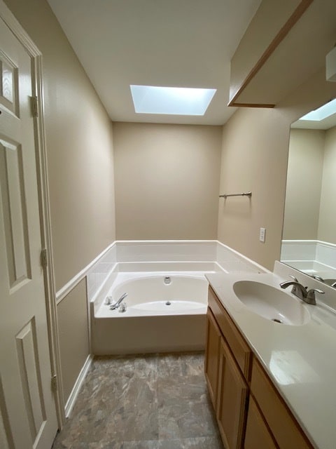 Main Bathroom - 1115 Oak Tree Drive