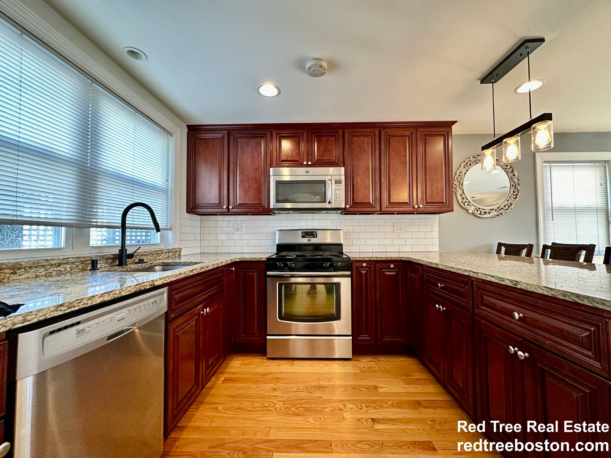 Building Photo - 62 Dunboy St