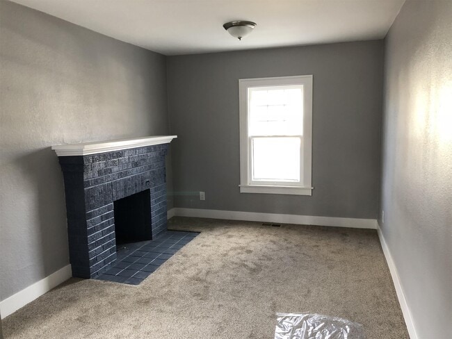 Building Photo - 1312 8th St