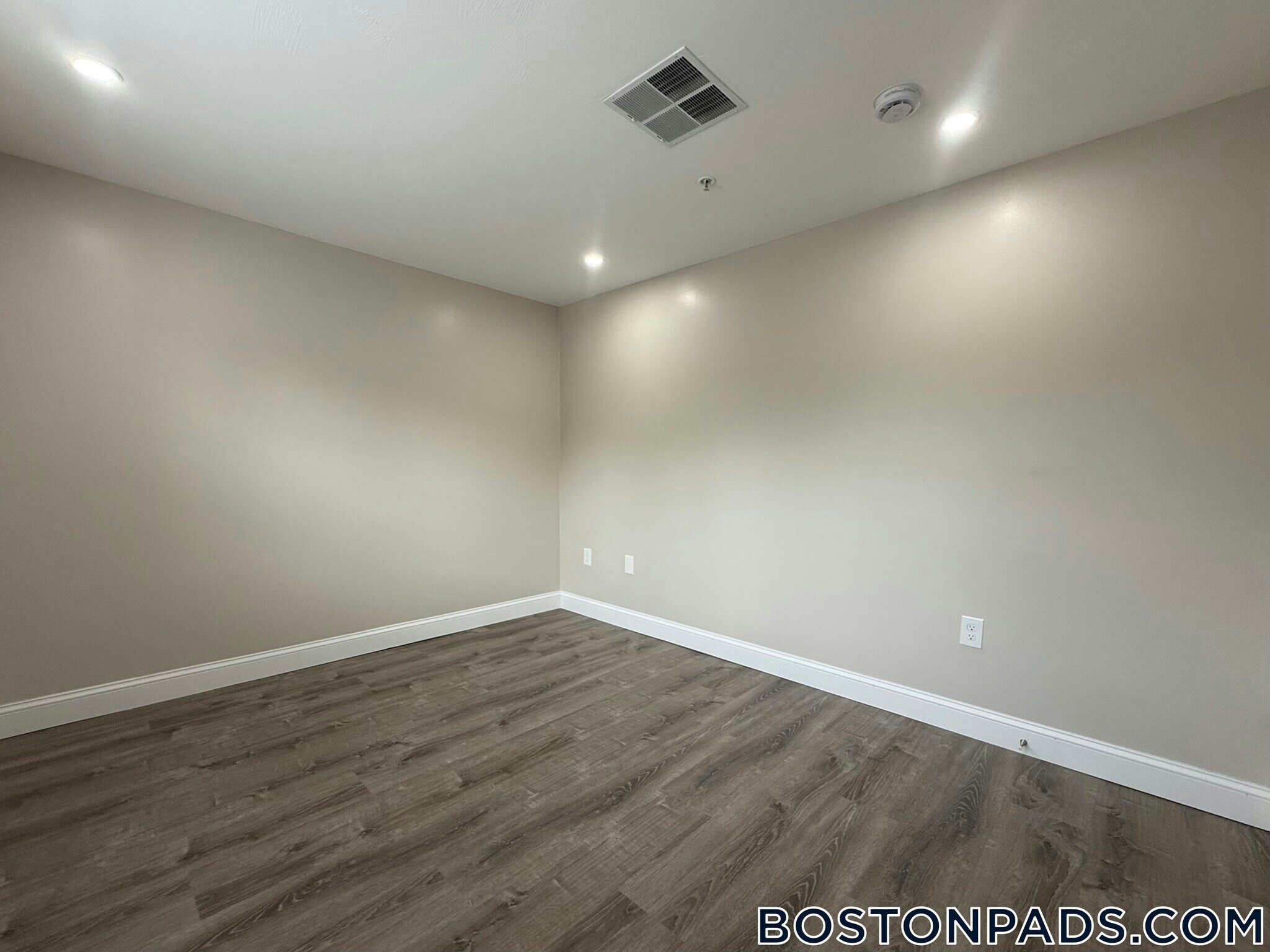 Building Photo - 23 Kenmar Dr