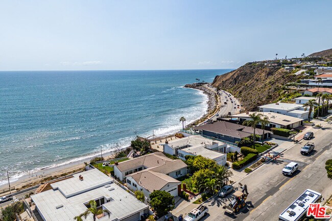 Building Photo - 18055 Coastline Dr