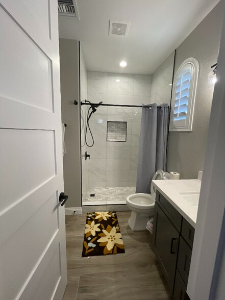 Building Photo - 2720 E Wildhorse Pl