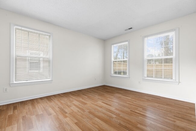 Building Photo - Duplex in Hunter's Creek