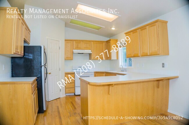 Building Photo - 2889 W Stallion St