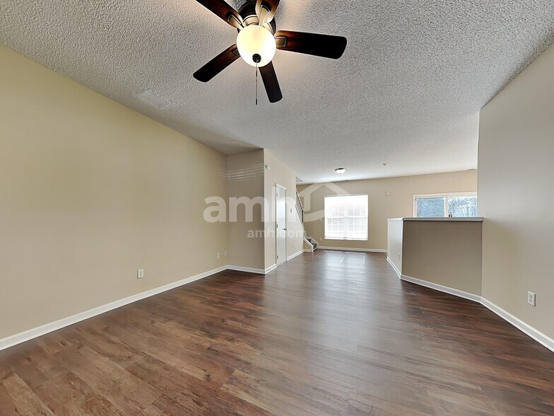 Building Photo - 136 N Honey Springs Ave