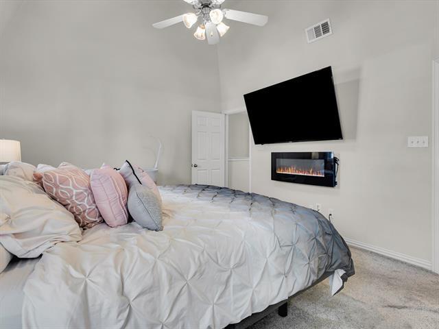 Building Photo - 2700 Club Ridge Dr