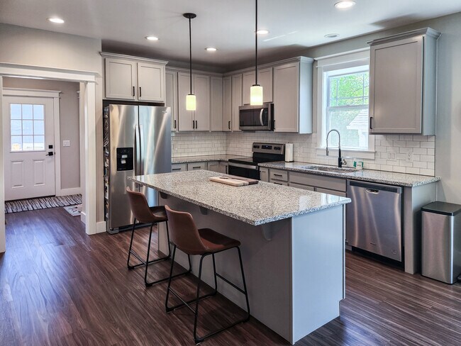 Primary Photo - 1022 Padgett Pl