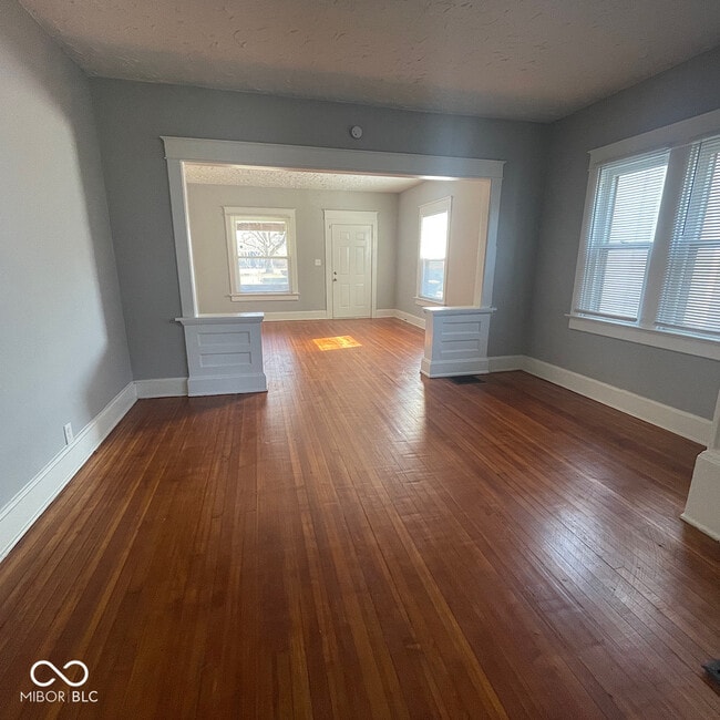 Building Photo - 854 N Tacoma Ave