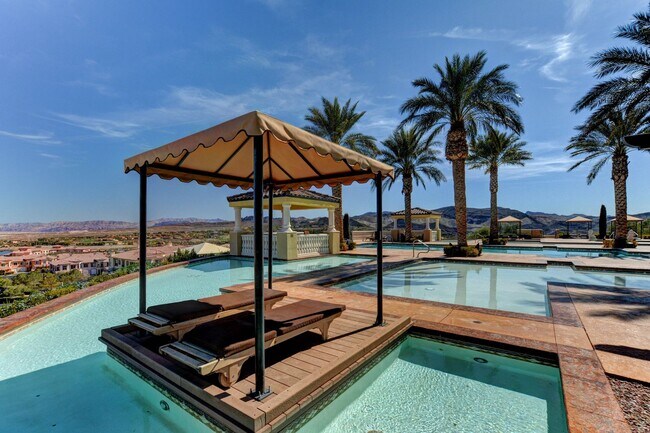 Building Photo - Luxury Resort Style Condo in Lake Las Vegas