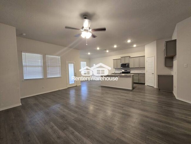 Building Photo - FOR RENT - MOVE IN READY - 4beds 2baths