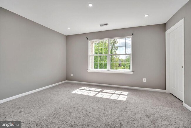 Building Photo - 20195 Hidden Creek Ct