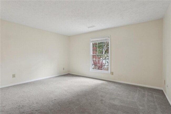 Building Photo - 419 The North Chace