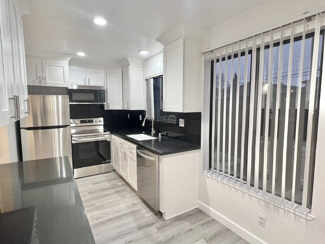 Building Photo - Remodeled 2 Bedroom home San Jose Home in great location