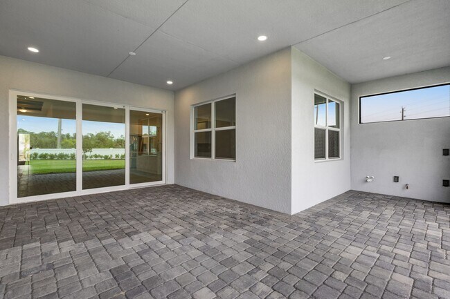 Building Photo - ** SEVEN SHORES ** 3+DEN / 2.5 BATH - BRAND NEW HOME! - LUXURY AMENTITES - PET OK - ANNUAL RENTAL