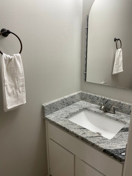 Building Photo - 1229 Crossbrook Blvd