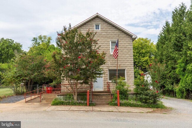 Building Photo - 481 Millville Rd