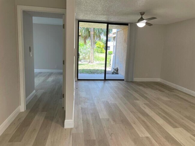 Building Photo - 5741 Riverside Dr