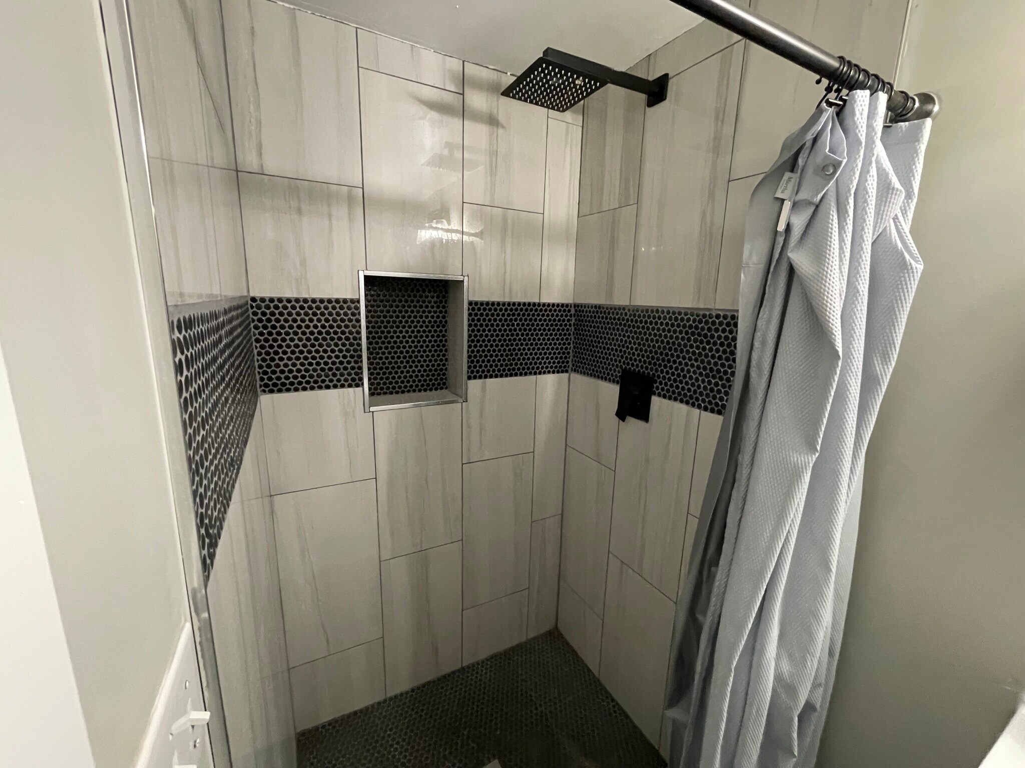 Shower - 1521 S Randolph St