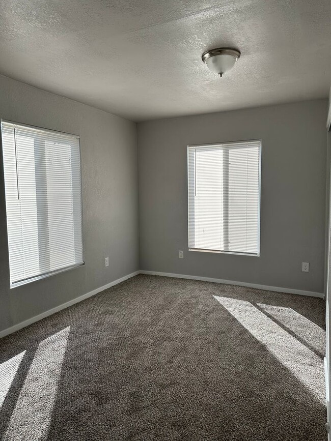 Building Photo - Remodeled 2 bedroom home in Myrtle Creek