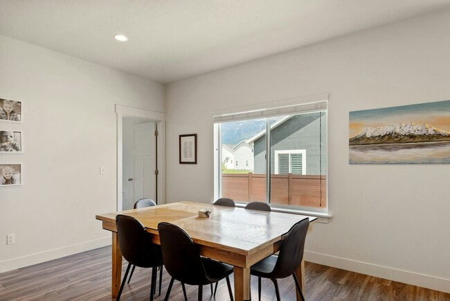 Building Photo - 322 N 240 E