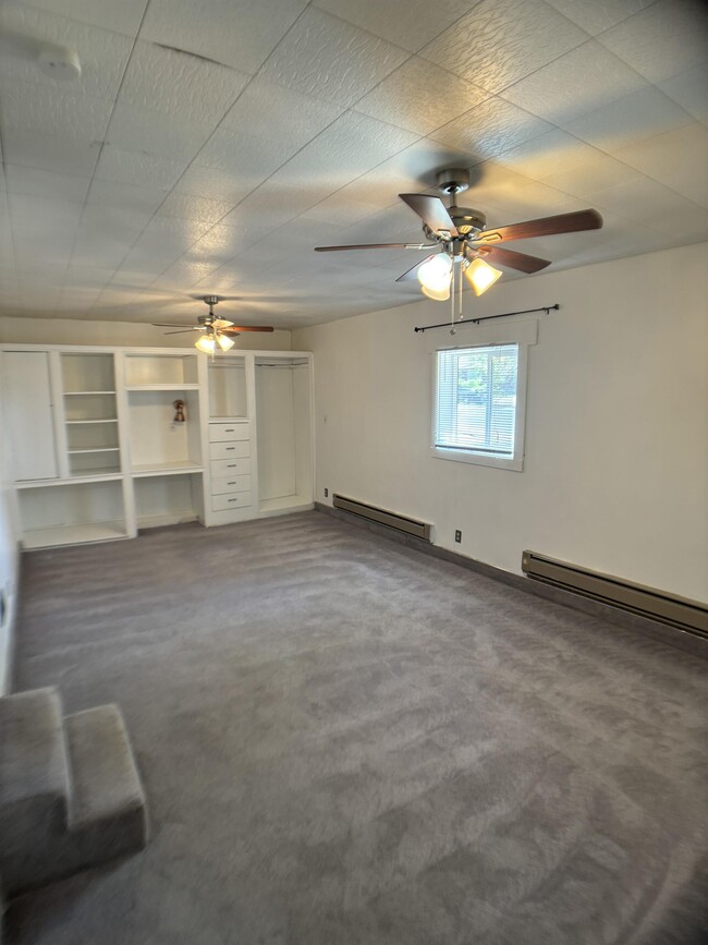 Building Photo - 1007 Bonneville Ave