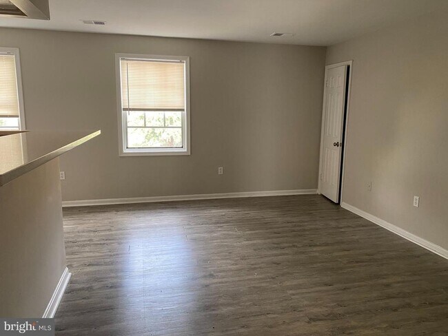 Building Photo - 11767 Carriage House Dr