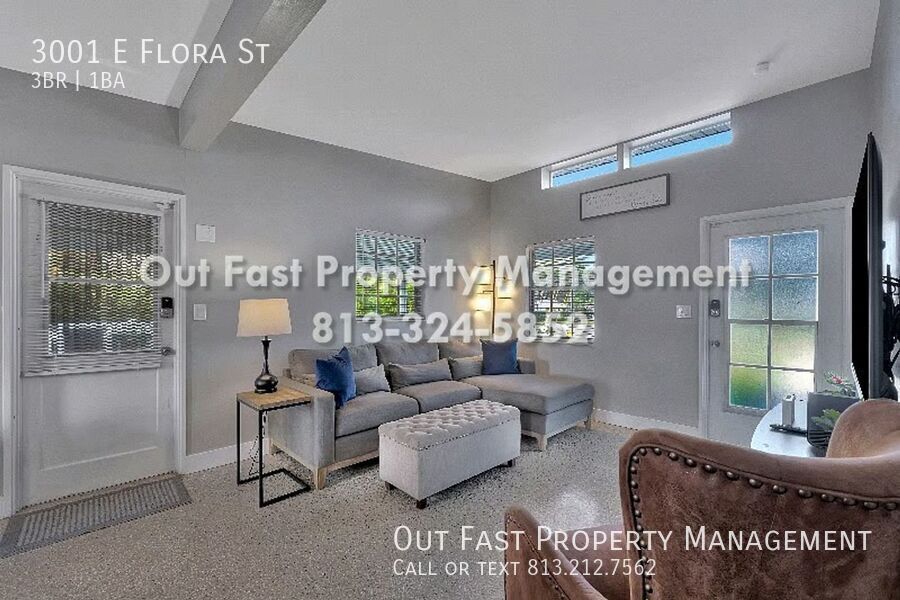 Building Photo - 3001 E Flora St