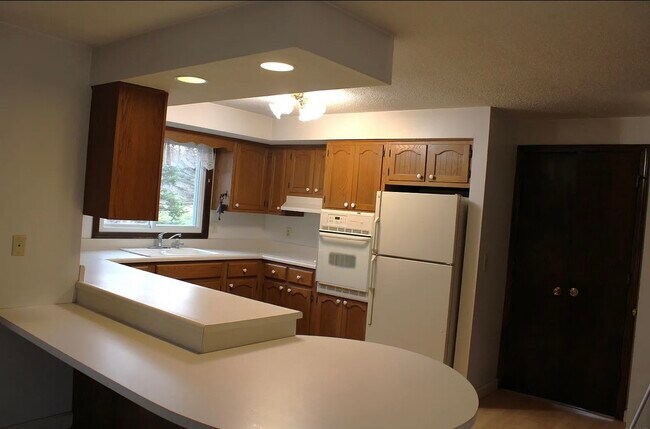 Building Photo - 15601 Bull Rapids Rd