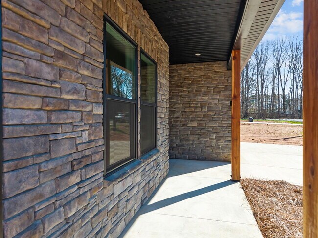 Building Photo - 1020 Gibson Rd