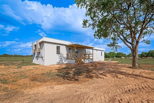Building Photo - 22334 FM 762 Rd