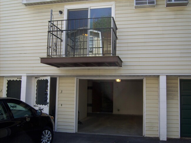 Front view - 1237 Pawtucket Blvd