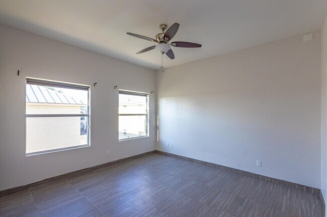 Building Photo - 502 Shiloh Dr