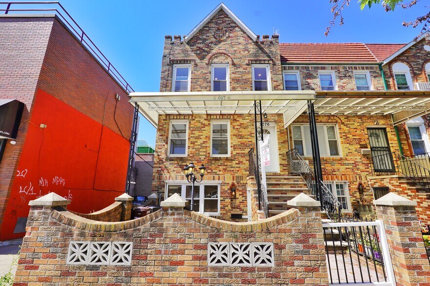 Building Photo - 2076 Coyle St