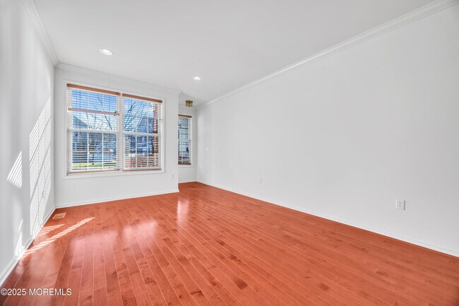 Building Photo - 82 Demarest Dr