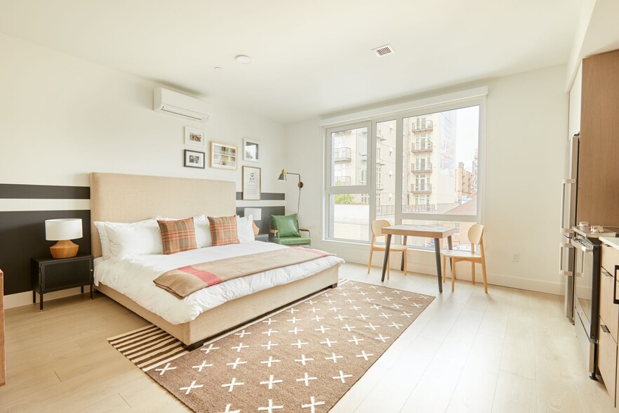 Building Photo - Solis Apartments