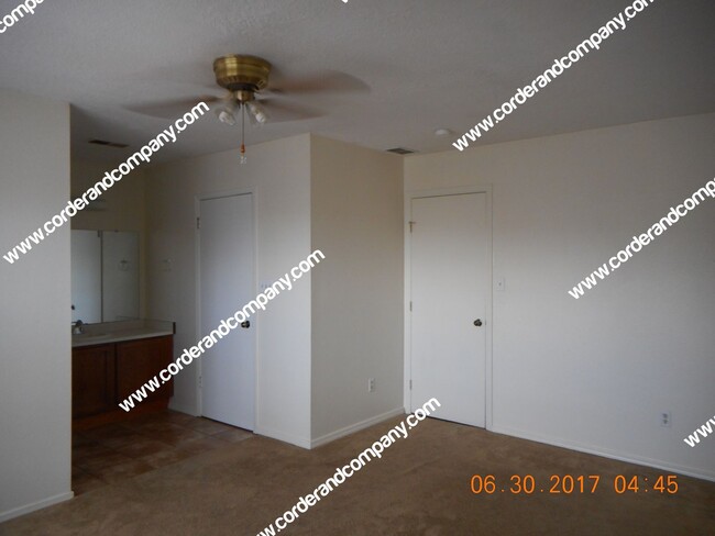 Building Photo - Nice 3 Bedrooms, 1 3/4 Bathroom, 2 Car Gar...