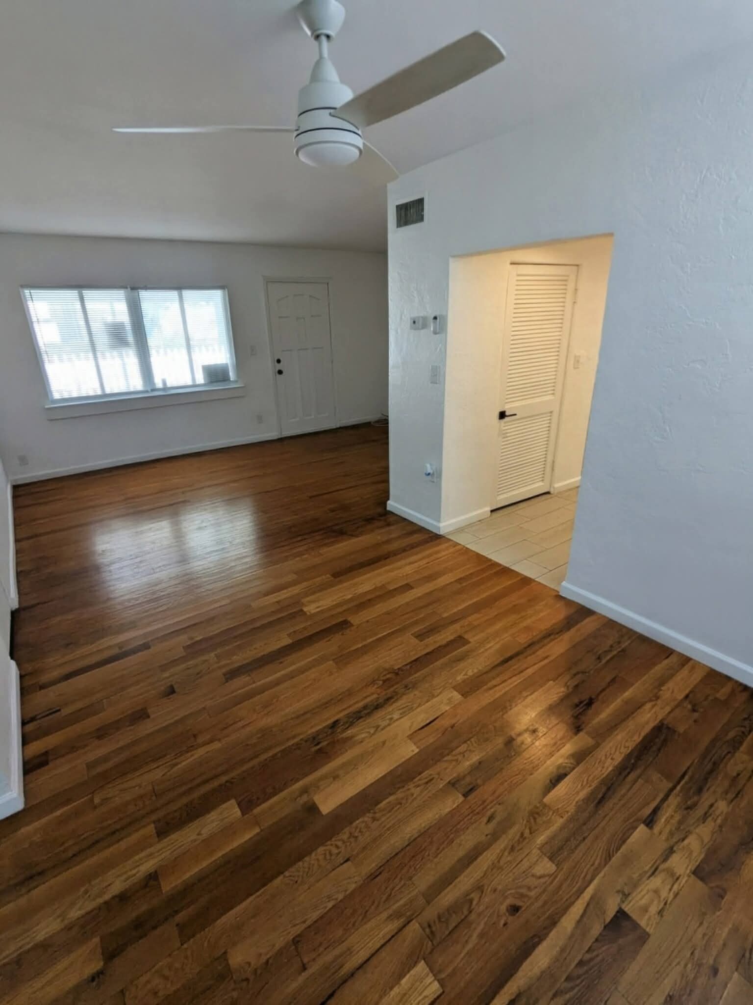 Building Photo - 209 10th St