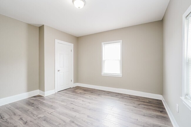 Building Photo - 761-763 Seymour Ave