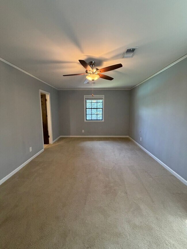 Building Photo - 1101 Silverwood Cove