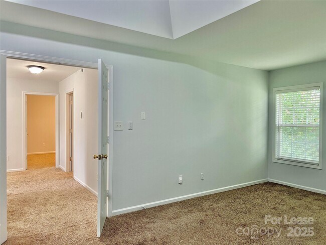 Building Photo - 5717 Lindley Crescent Dr