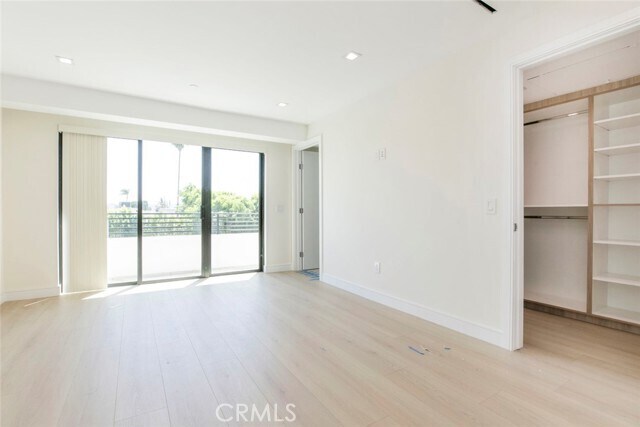 Building Photo - 6426 Varna Ave