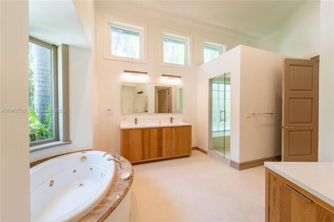 Building Photo - 432 S Hibiscus Dr