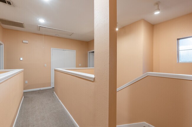 Building Photo - 1236 Canyon Creek Cir