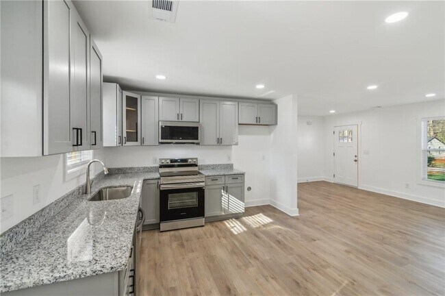 Building Photo - 4179 Hanes Dr