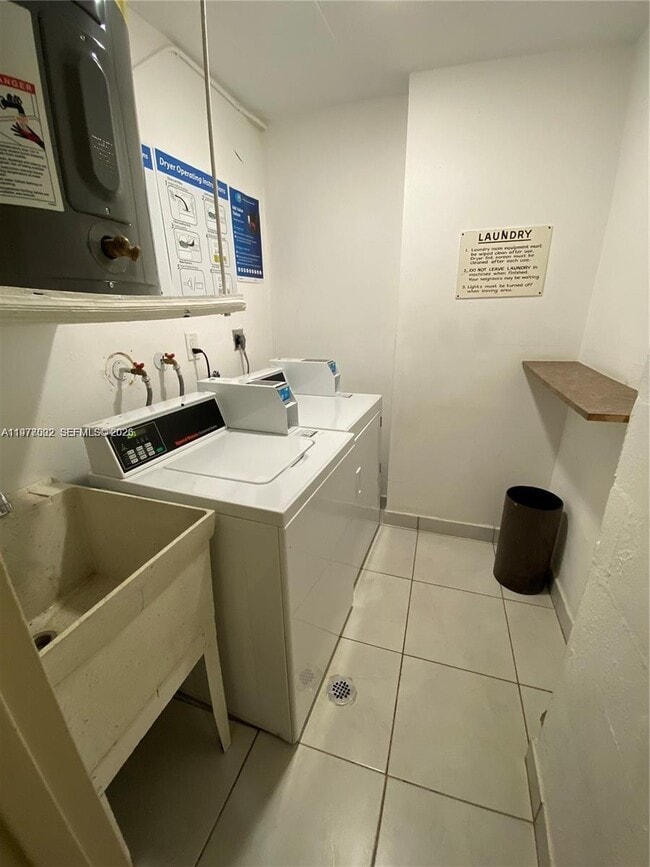 Building Photo - 2049 S Ocean Dr