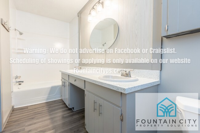 Building Photo - Spacious 4 Bed / 3 Bath Townhome in Liberty – Pet Friendly!