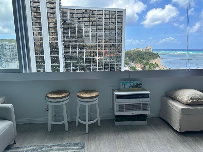 Building Photo - Waikiki Studio with Ocean Views