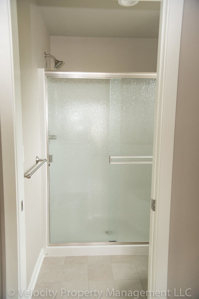 Building Photo - Half off First Months Rent!!Beautiful Home in SW Redmond!