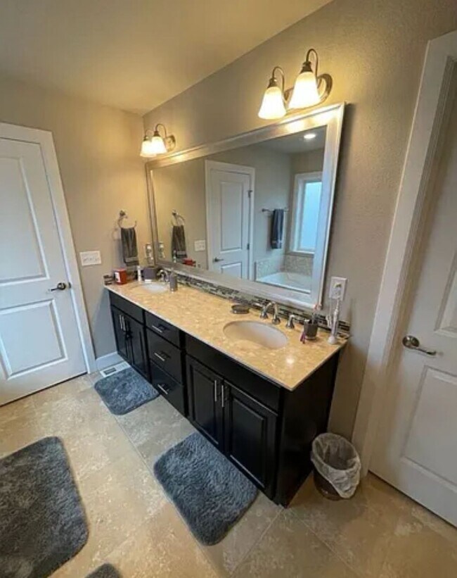 Building Photo - Bothell Home