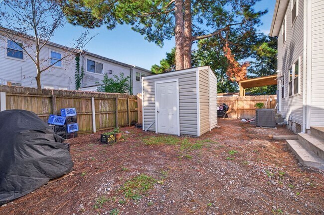Building Photo - 3061 Breslaw Ct